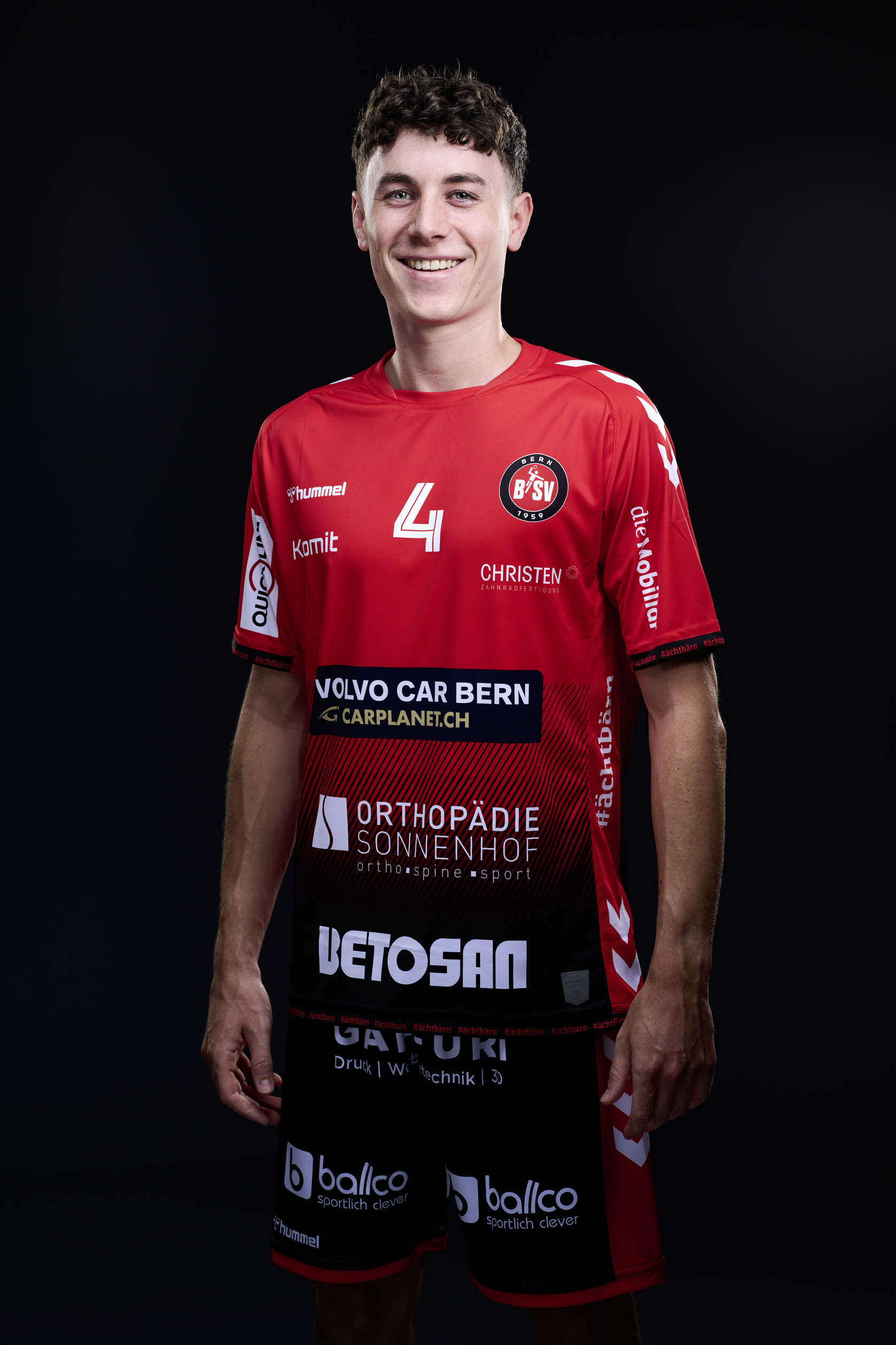4_nik_jauer_lachend.tif
