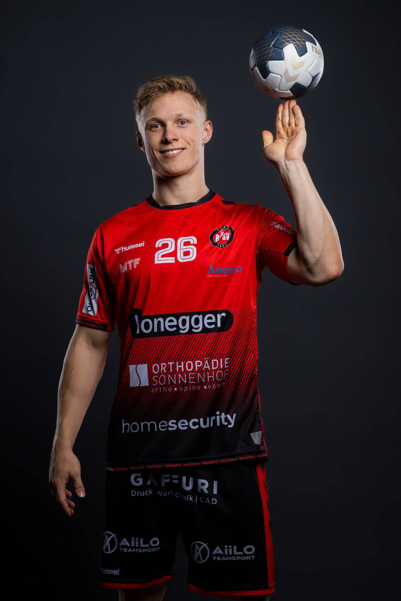 web_001_20250815_bsv-bern_qhl-nlb_team-25-26_davidschweizer.jpg